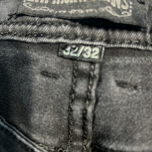 Black - Picture 3 of 3